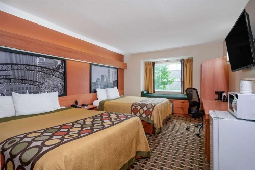Super 8 by Wyndham Columbus West - image 7
