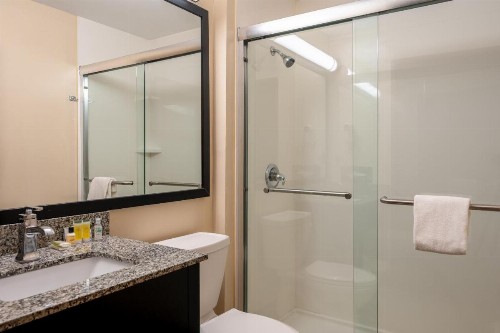 Super 8 by Wyndham Columbus West - image 9