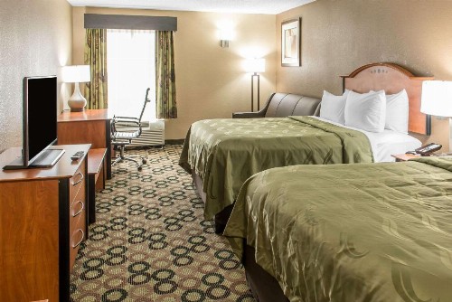 Quality Inn & Suites Columbus - image 13