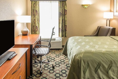 Quality Inn & Suites Columbus - image 18