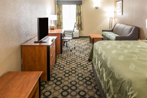 Quality Inn & Suites Columbus - image 2