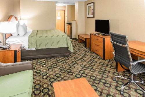 Quality Inn & Suites Columbus - image 23