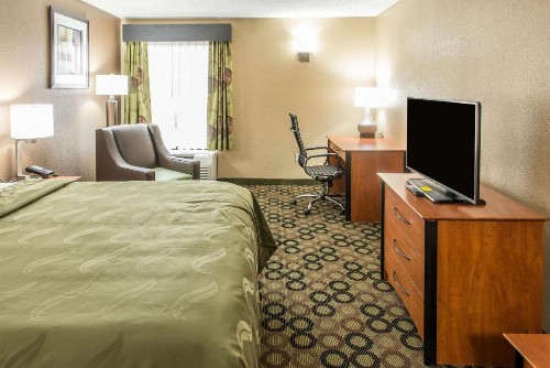 Quality Inn & Suites Columbus - image 27