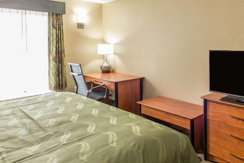 Quality Inn & Suites Columbus - image 7