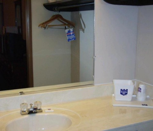 Budgetel Inn & Suites - image 10