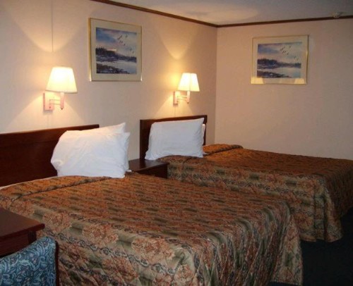Budgetel Inn & Suites - image 11