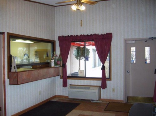 Budgetel Inn & Suites - image 4