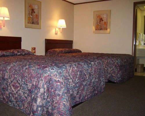 Budgetel Inn & Suites - image 6