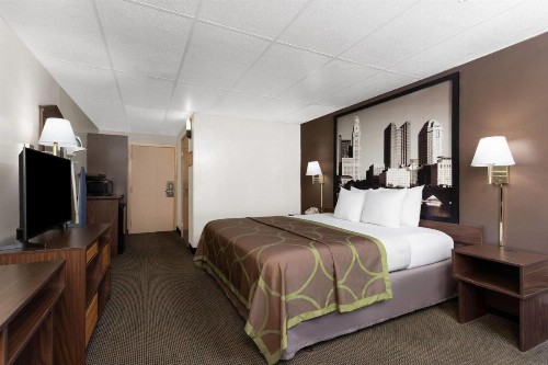 Super 8 by Wyndham Columbus - image 13