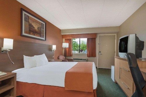 Days Inn by Wyndham Columbus Fairgrounds - image 22