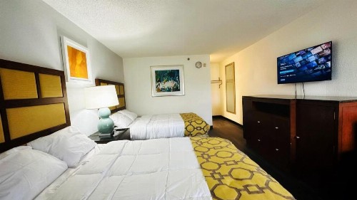 Baymont Inn and Suites by Wyndham Columbus / Near OSU - image 35