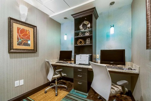 Hampton Inn West - image 16