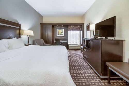 Hampton Inn West - image 19