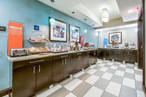 Hampton Inn West - image 21