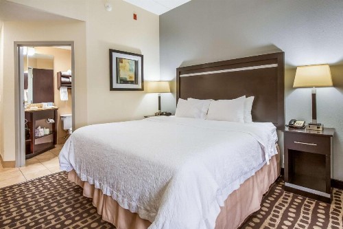 Hampton Inn West - image 4
