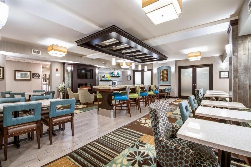 Hampton Inn West - image 5