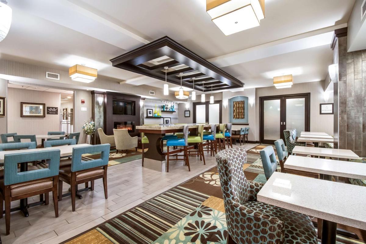 Hampton Inn West - image 5