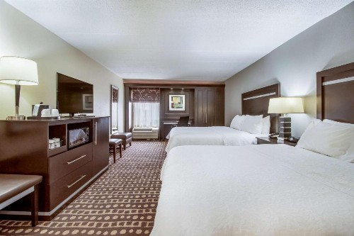 Hampton Inn West - image 6