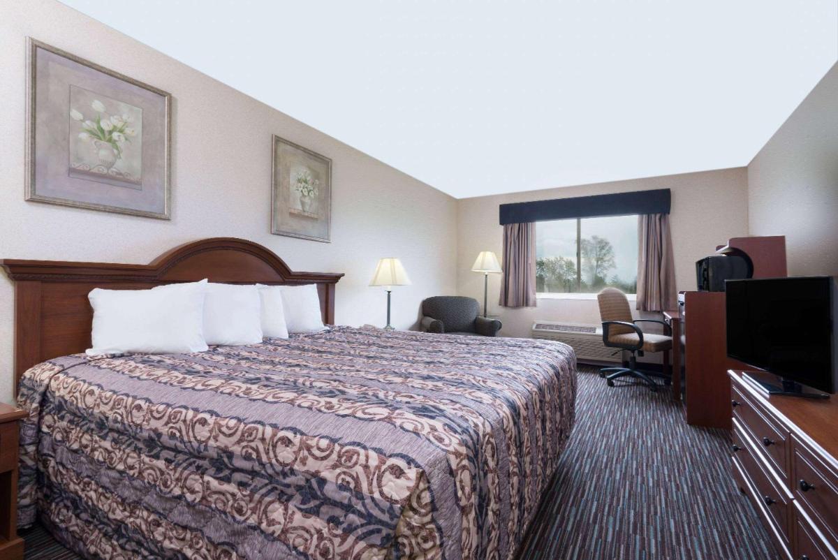 Baymont by Wyndham Columbus/Rickenbacker - image 3