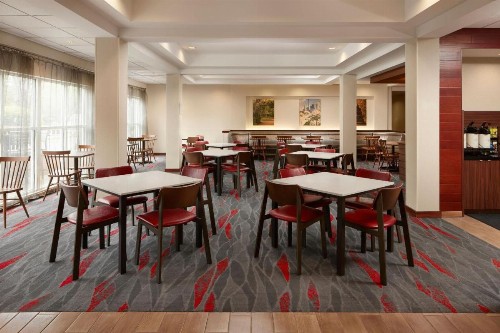 Fairfield Inn & Suites Columbus OSU - image 10