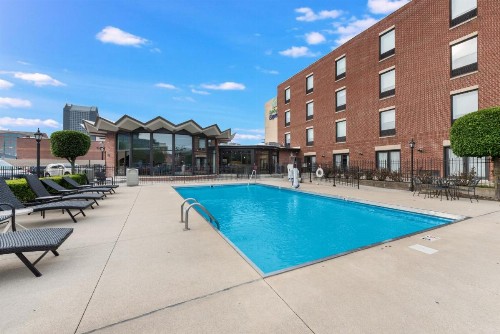 Holiday Inn Express - Columbus Downtown an IHG Hotel - image 7