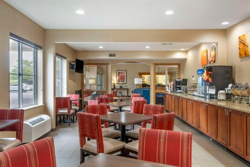 Comfort Inn North/Polaris - image 21
