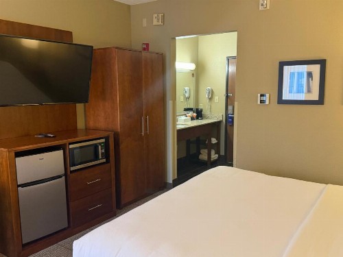 Comfort Inn North/Polaris - image 23