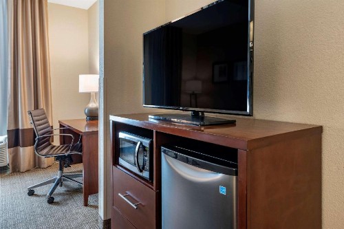 Comfort Suites Columbus West - Hilliard - image 23
