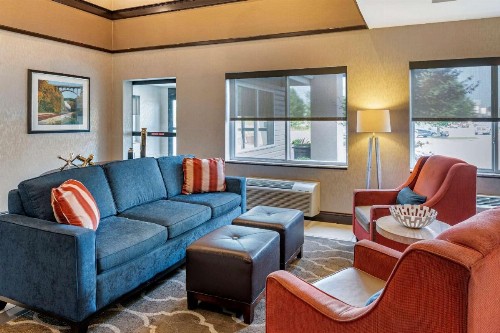 Comfort Suites Columbus West - Hilliard - image 4