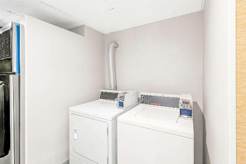 Comfort Suites East - image 34