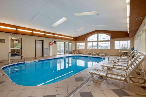 Comfort Suites Columbus - image 27