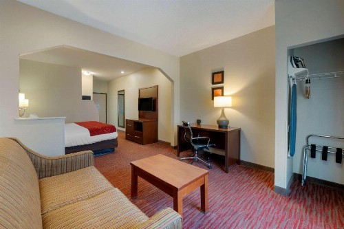 Comfort Suites Columbus - image 31