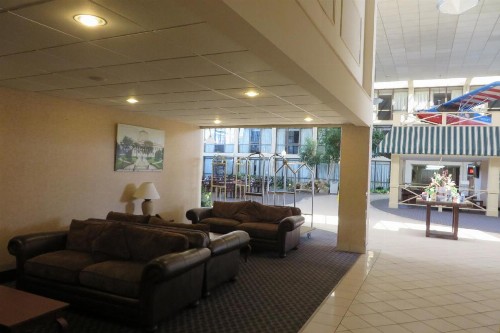 Days Inn by Wyndham Columbus Airport - image 19
