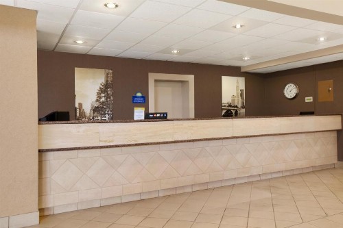 Days Inn by Wyndham Columbus Airport - image 22