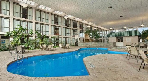 Days Inn by Wyndham Columbus Airport - image 43
