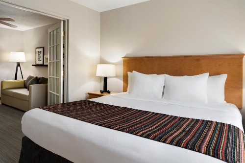 Country Inn & Suites by Radisson Columbus Airport OH - image 17