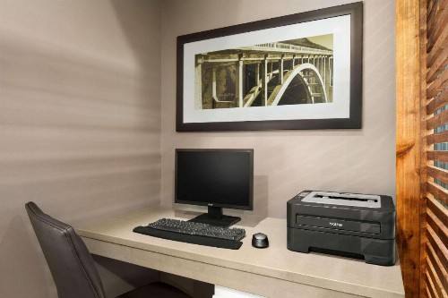 Country Inn & Suites by Radisson Columbus Airport OH - image 24