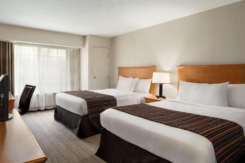 Country Inn & Suites by Radisson Columbus Airport OH - image 7