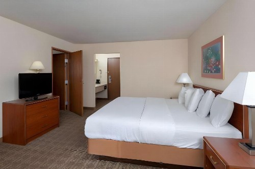 Norwood Inn & Suites Columbus - image 15