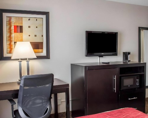 Norwood Inn & Suites Columbus - image 20