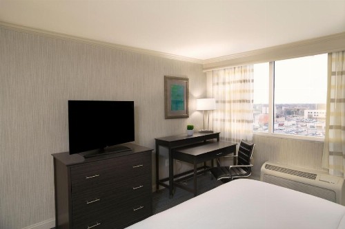 Holiday Inn Columbus Downtown - Capitol Square an IHG Hotel - image 25