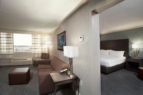 Holiday Inn Columbus Downtown - Capitol Square an IHG Hotel - image 50