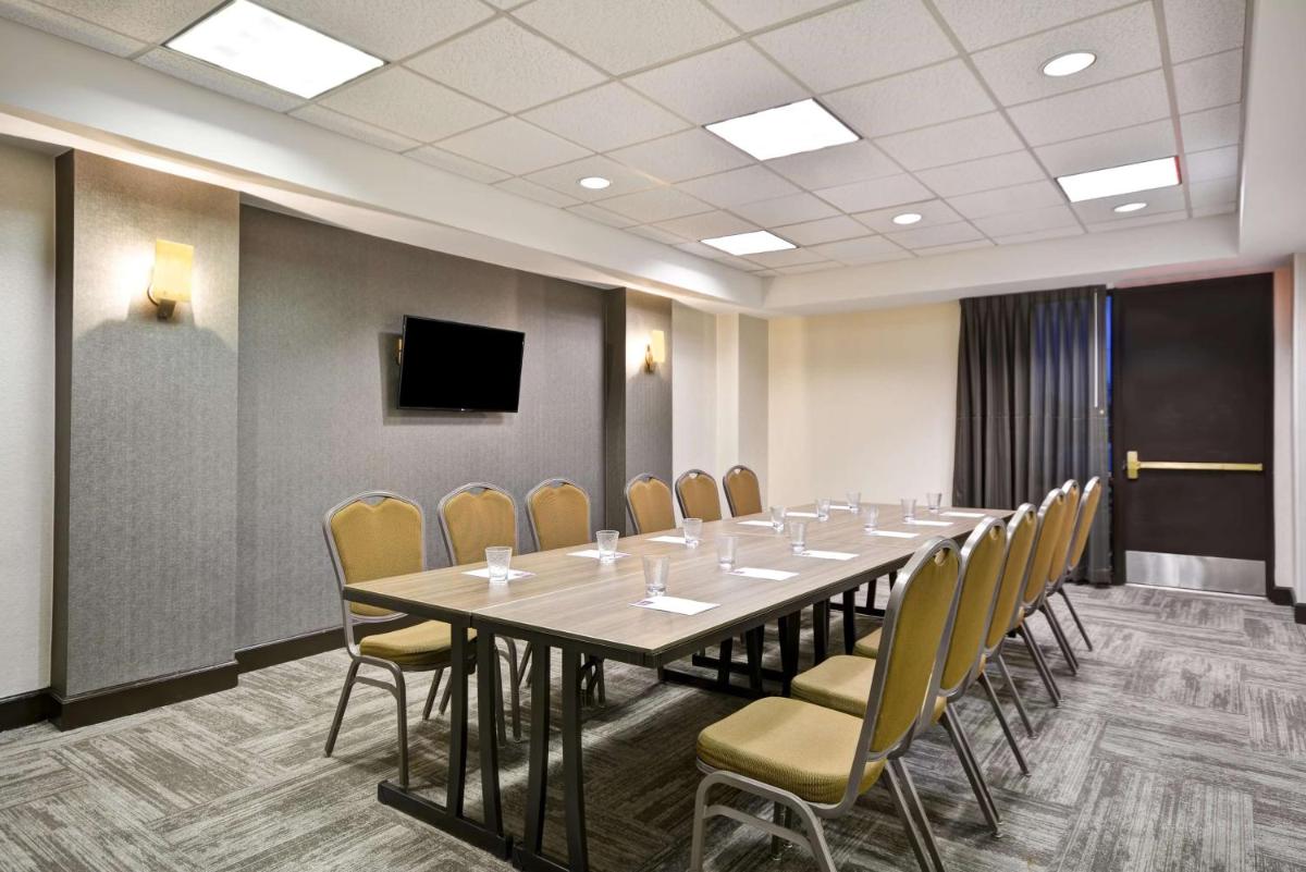Hyatt Place Columbus Worthington - image 2
