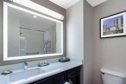 La Quinta by Wyndham Columbus West - Hilliard - image 15