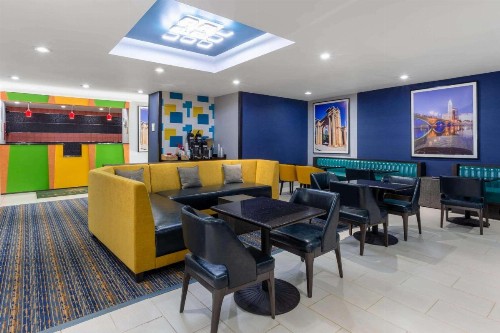 La Quinta by Wyndham Columbus West - Hilliard - image 16