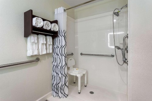La Quinta by Wyndham Columbus West - Hilliard - image 29
