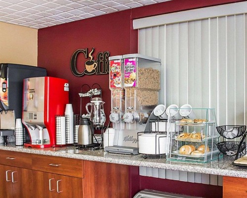 Econo Lodge Columbus - image 10