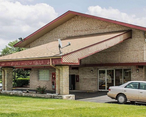 Econo Lodge Columbus - image 13
