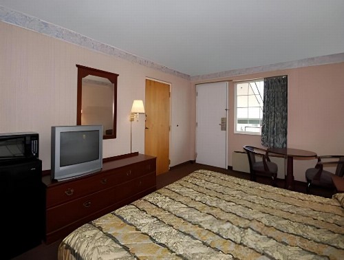 Econo Lodge Columbus - image 29
