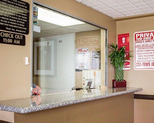 Econo Lodge Columbus - image 3
